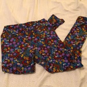 LuLaRoe leggings with multicolored flower pattern